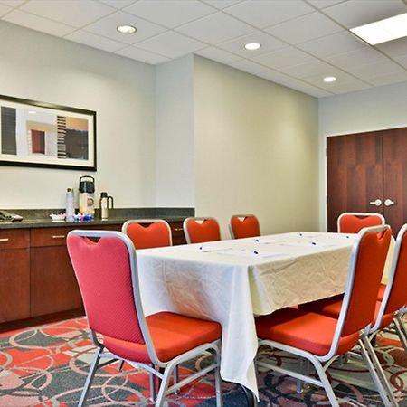 Holiday Inn Express & Suites Utica By Ihg Business bilde