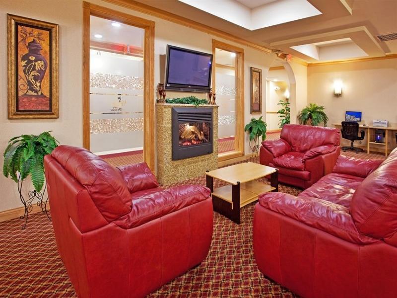 Holiday Inn Express & Suites Utica By Ihg Eksteriør bilde