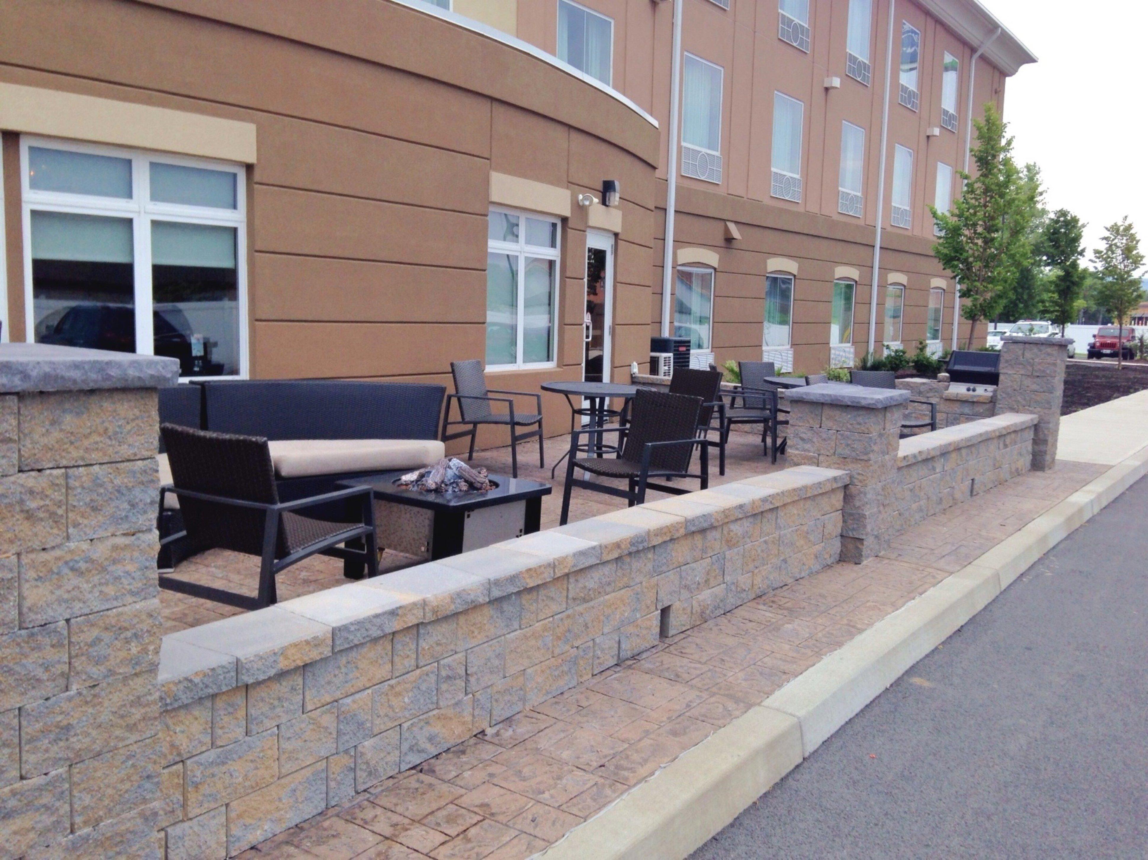 Holiday Inn Express & Suites Utica By Ihg Eksteriør bilde