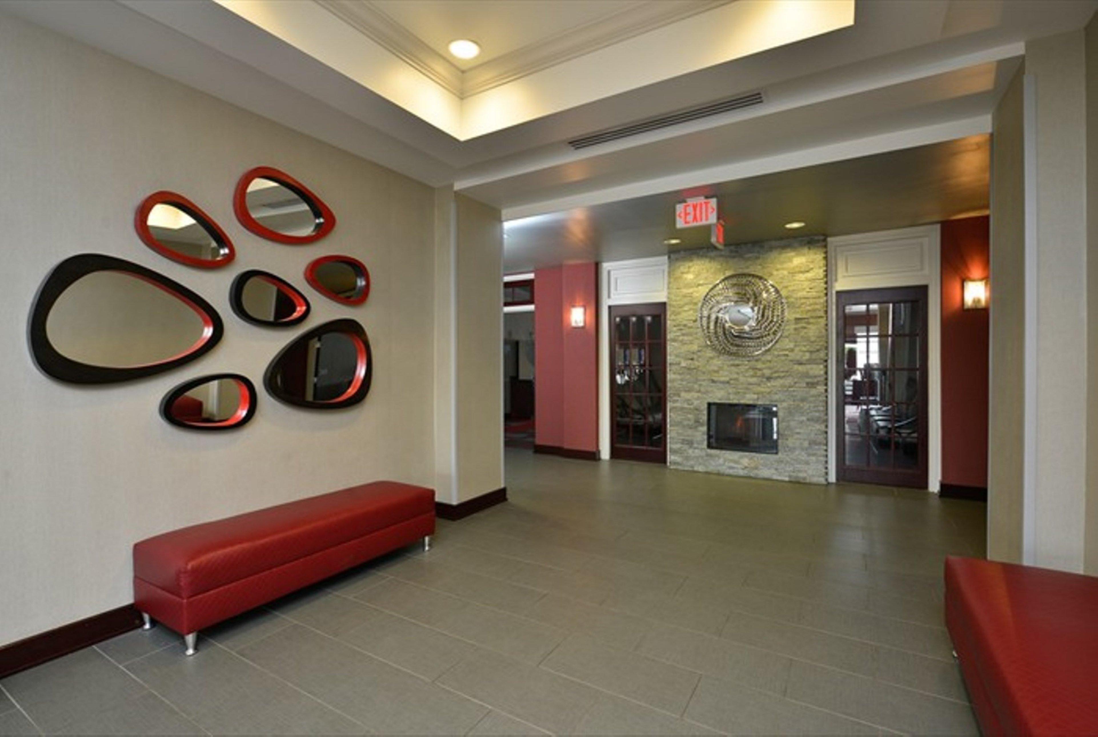Holiday Inn Express & Suites Utica By Ihg Eksteriør bilde