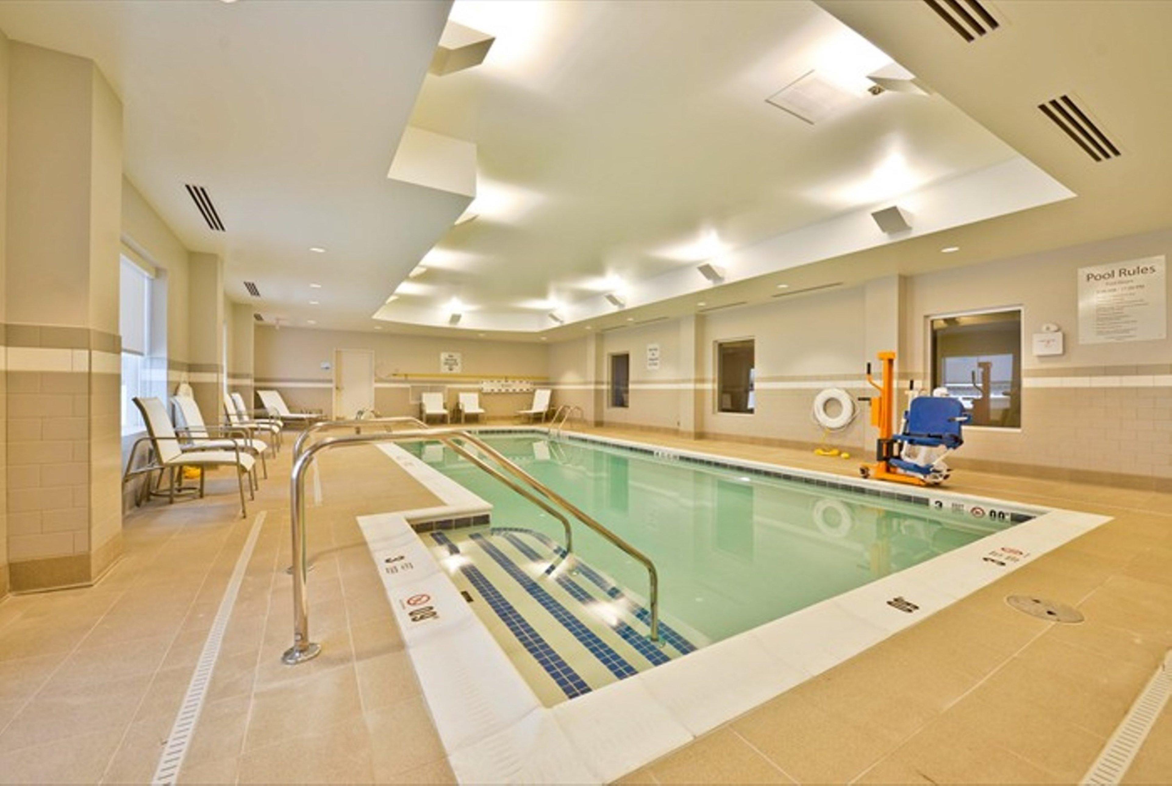 Holiday Inn Express & Suites Utica By Ihg Eksteriør bilde