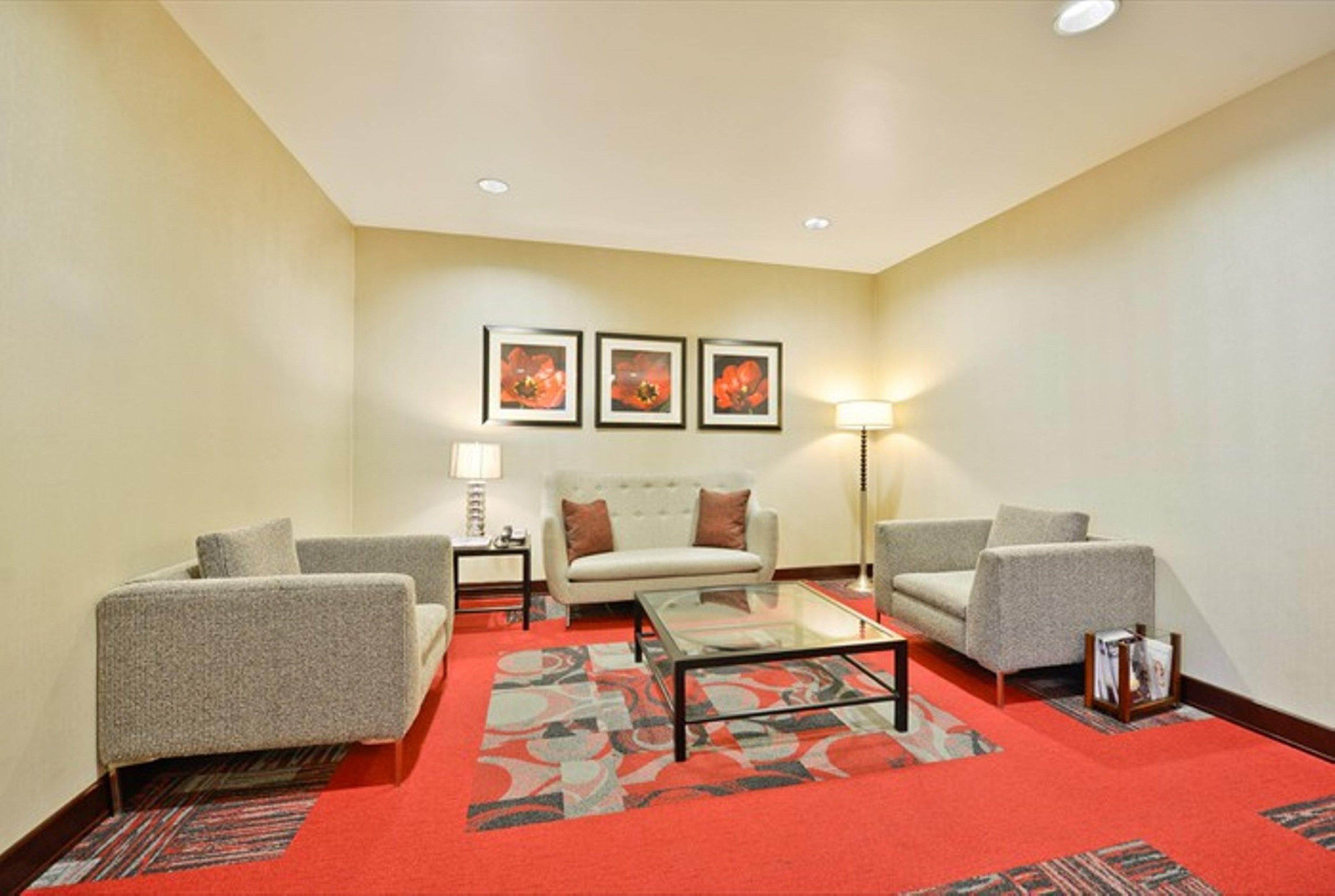 Holiday Inn Express & Suites Utica By Ihg Eksteriør bilde