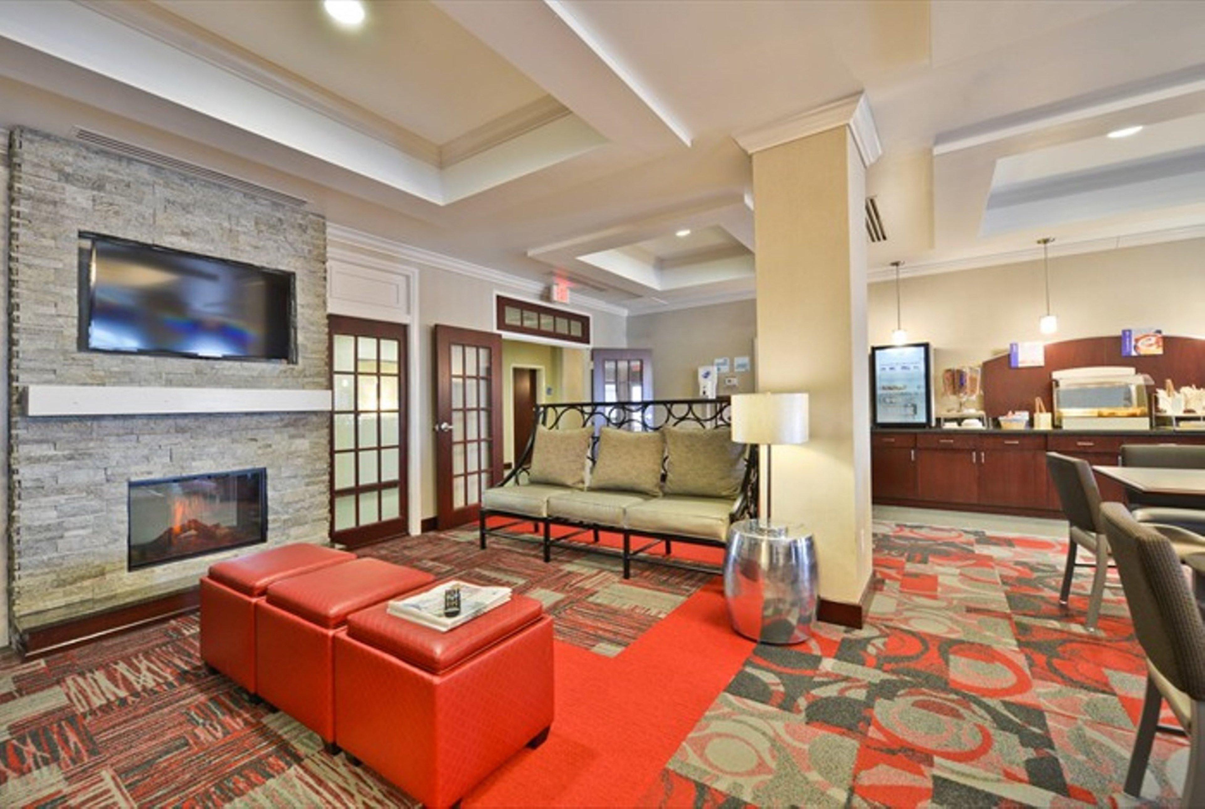 Holiday Inn Express & Suites Utica By Ihg Eksteriør bilde