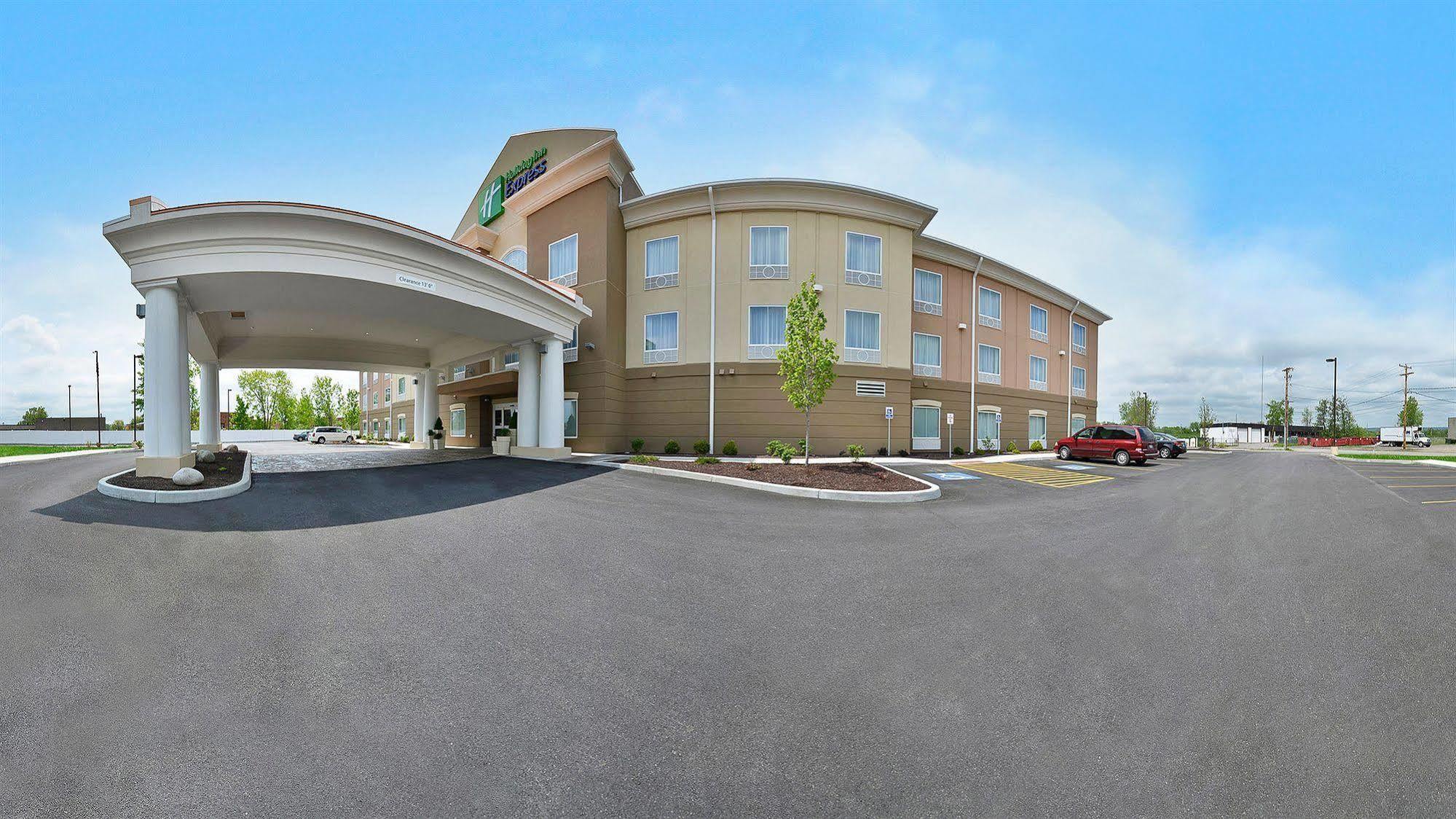 Holiday Inn Express & Suites Utica By Ihg Eksteriør bilde