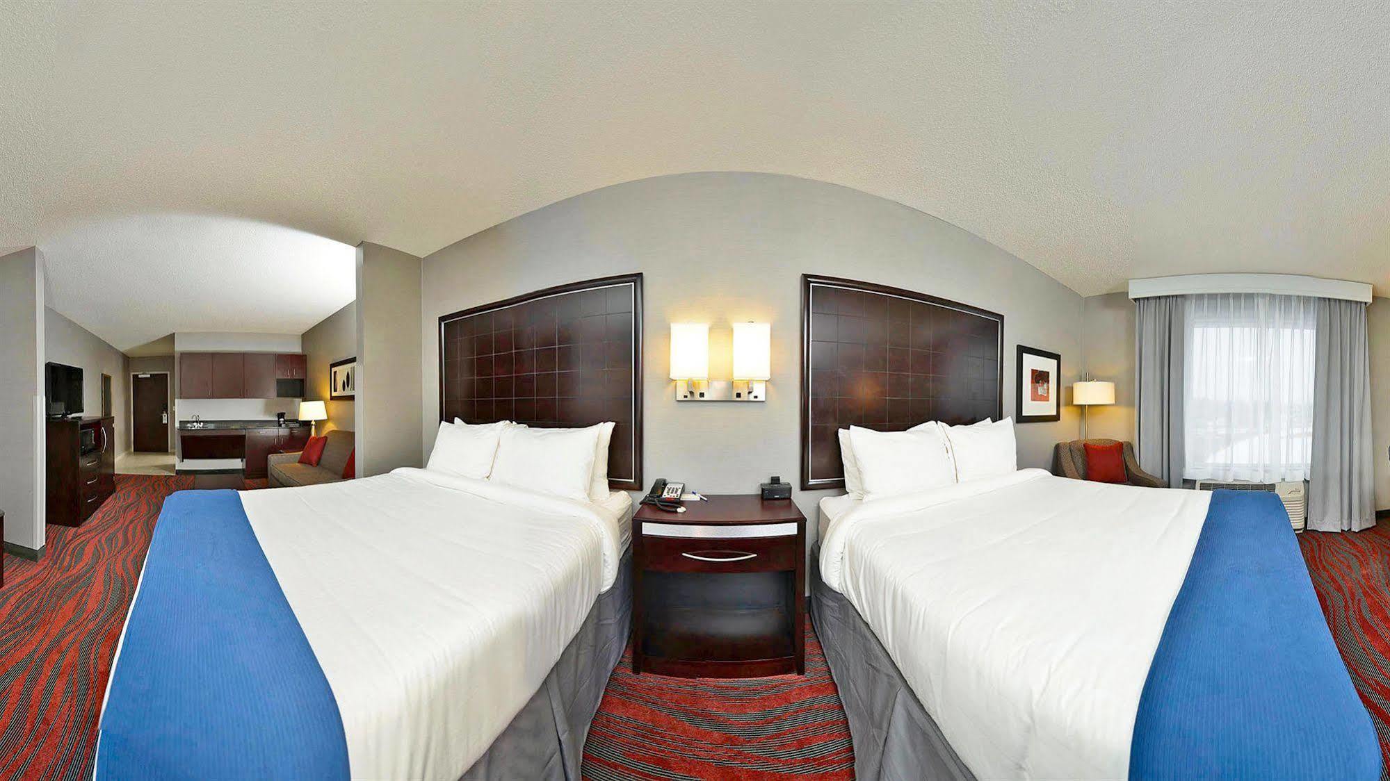 Holiday Inn Express & Suites Utica By Ihg Eksteriør bilde