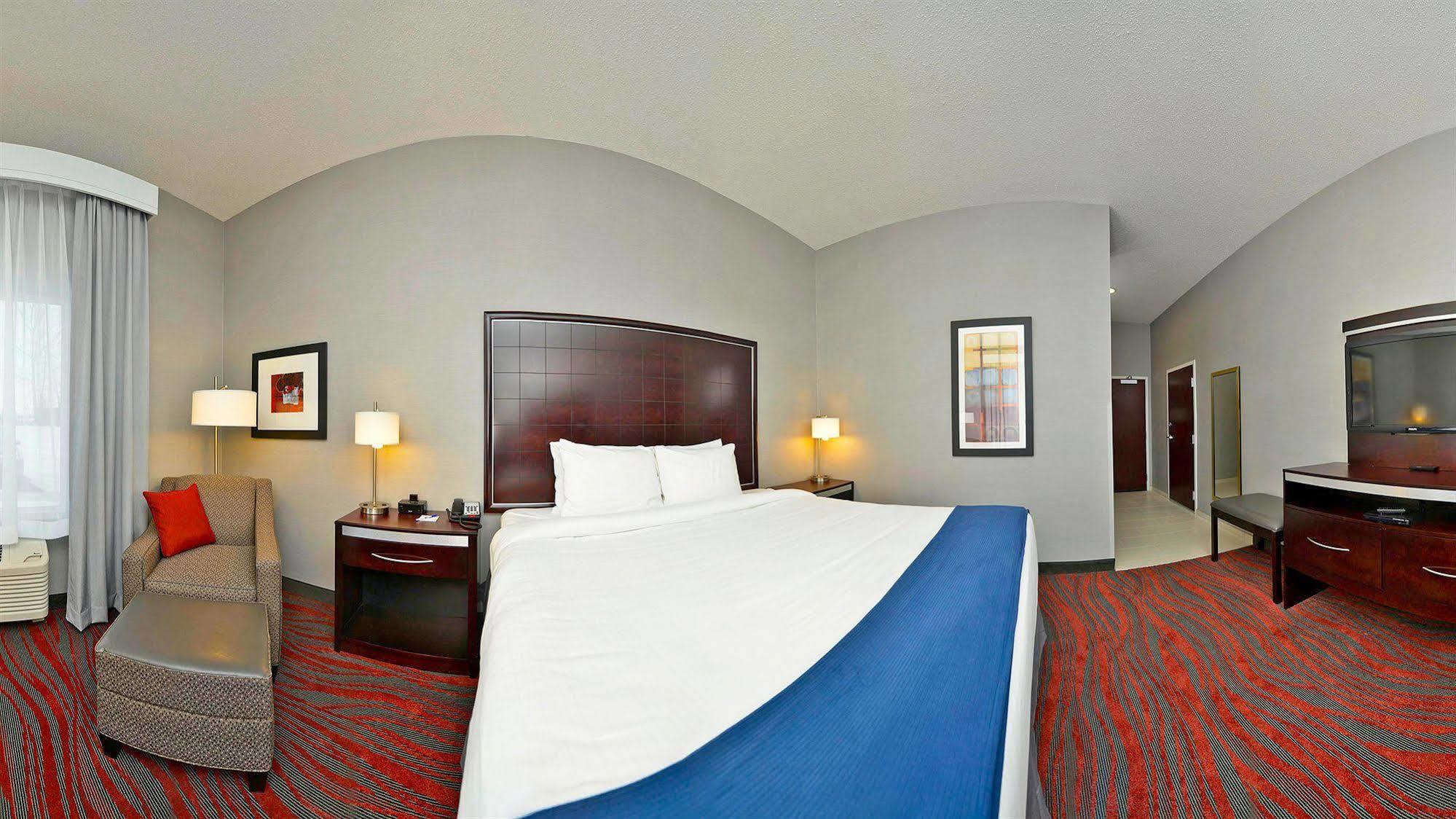 Holiday Inn Express & Suites Utica By Ihg Eksteriør bilde
