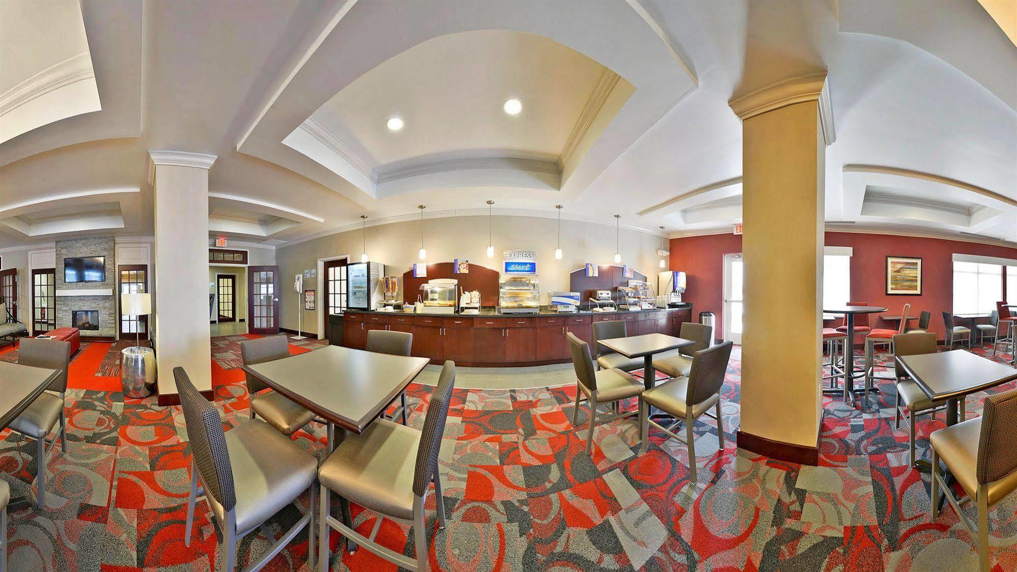 Holiday Inn Express & Suites Utica By Ihg Eksteriør bilde